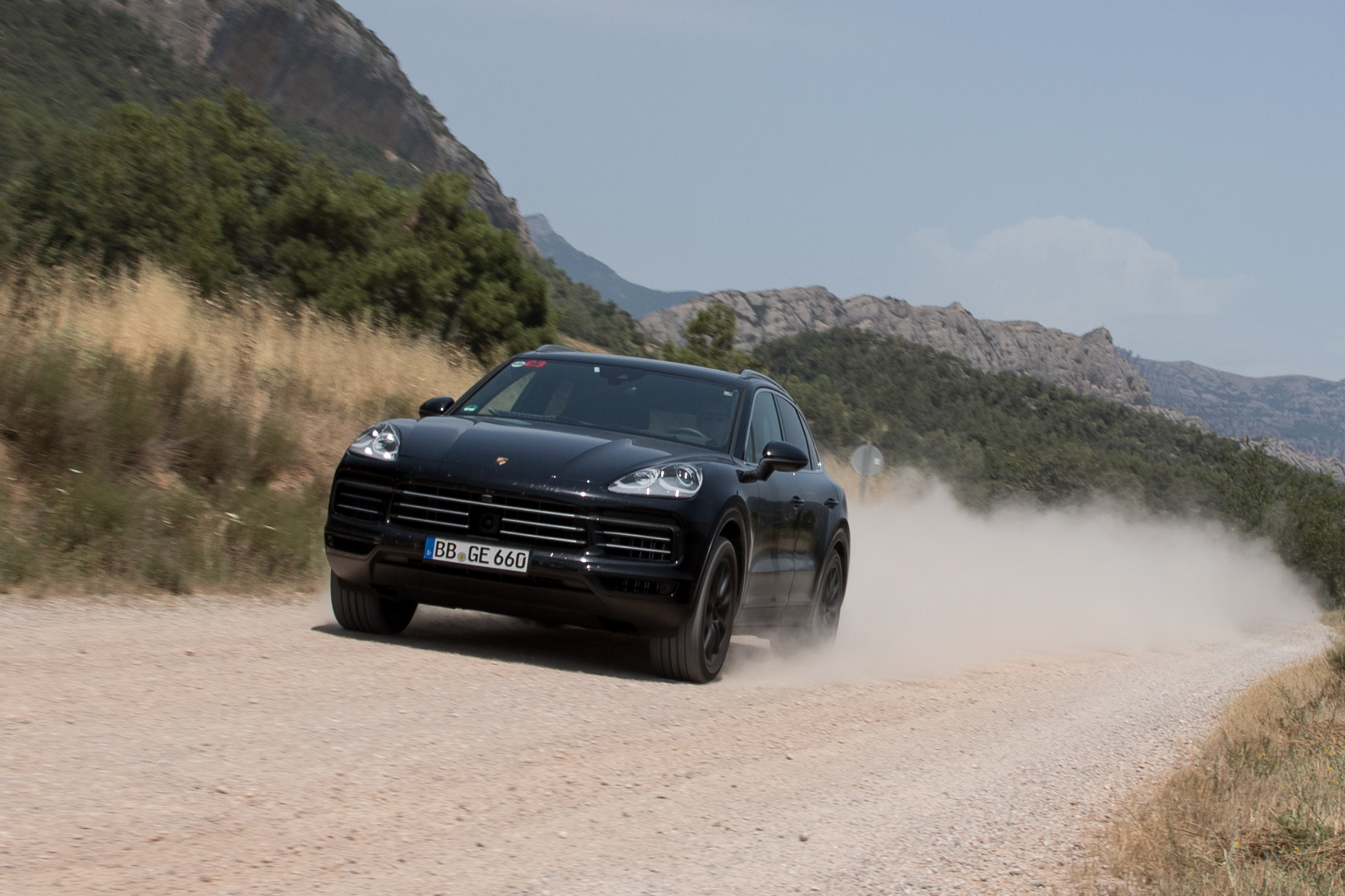 Porsche Cayenne prototype - front tracking