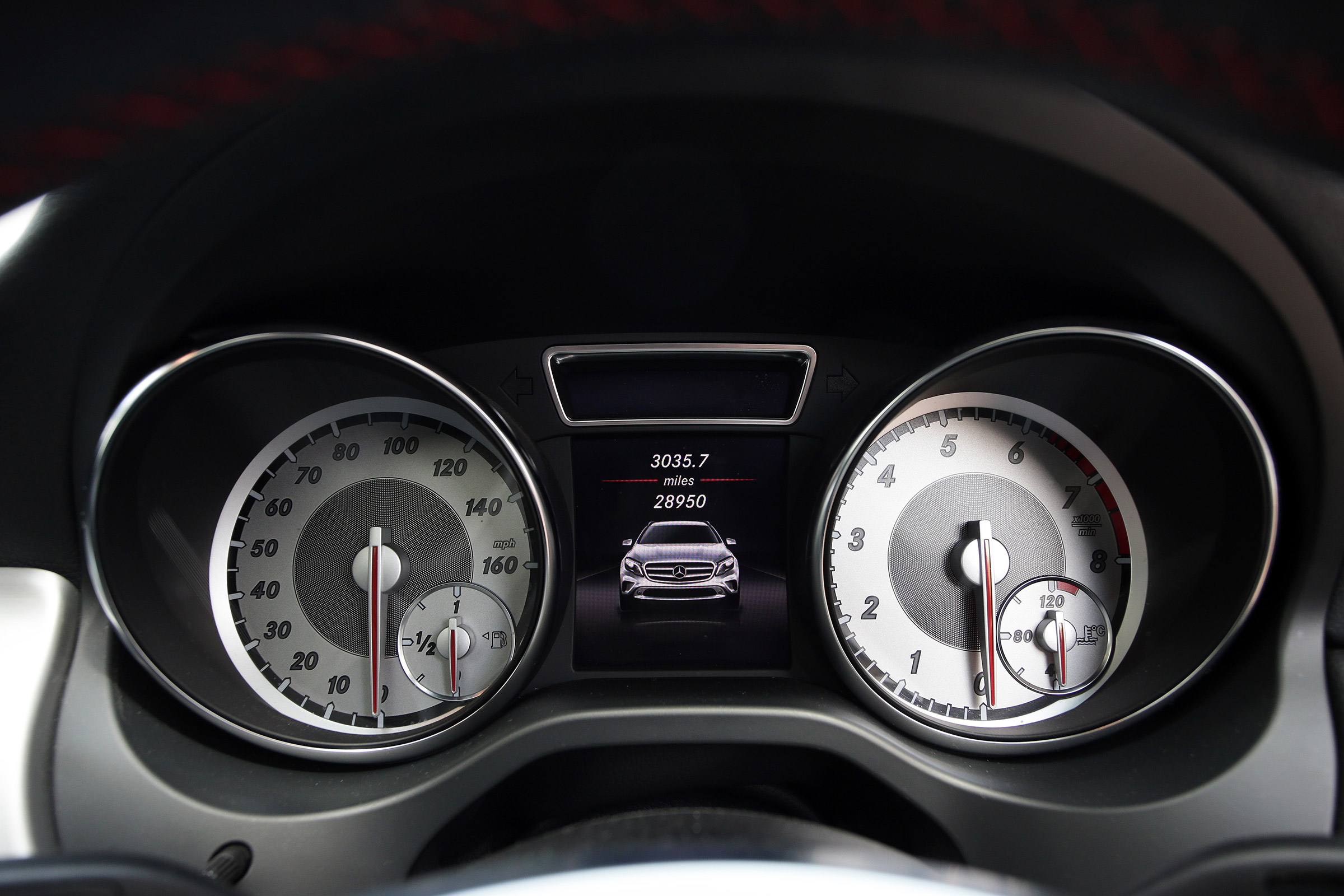 Used Mercedes GLA - dials