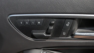Used Mercedes GLA - seat controls