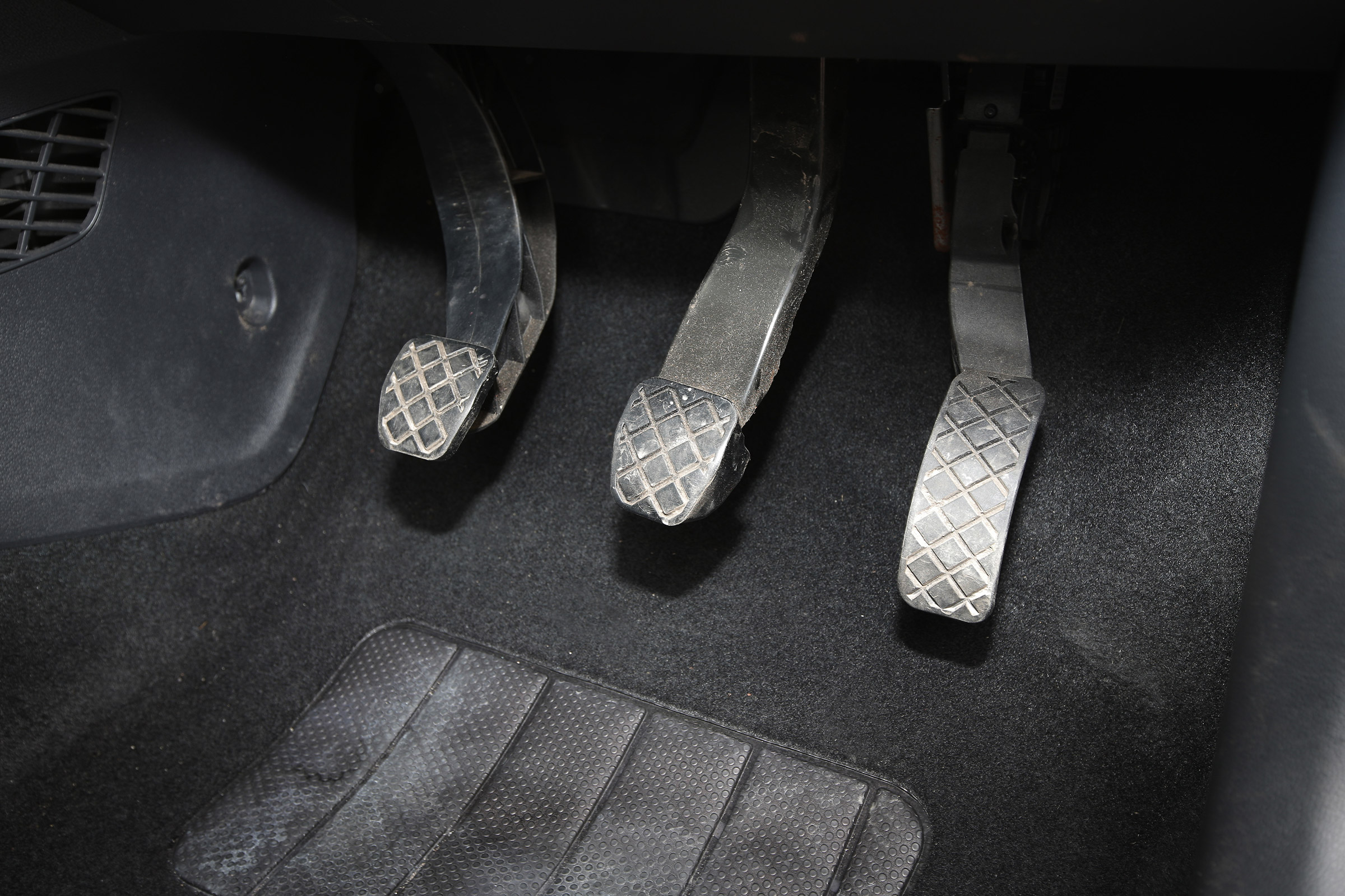 Used Volkswagen up! - pedals