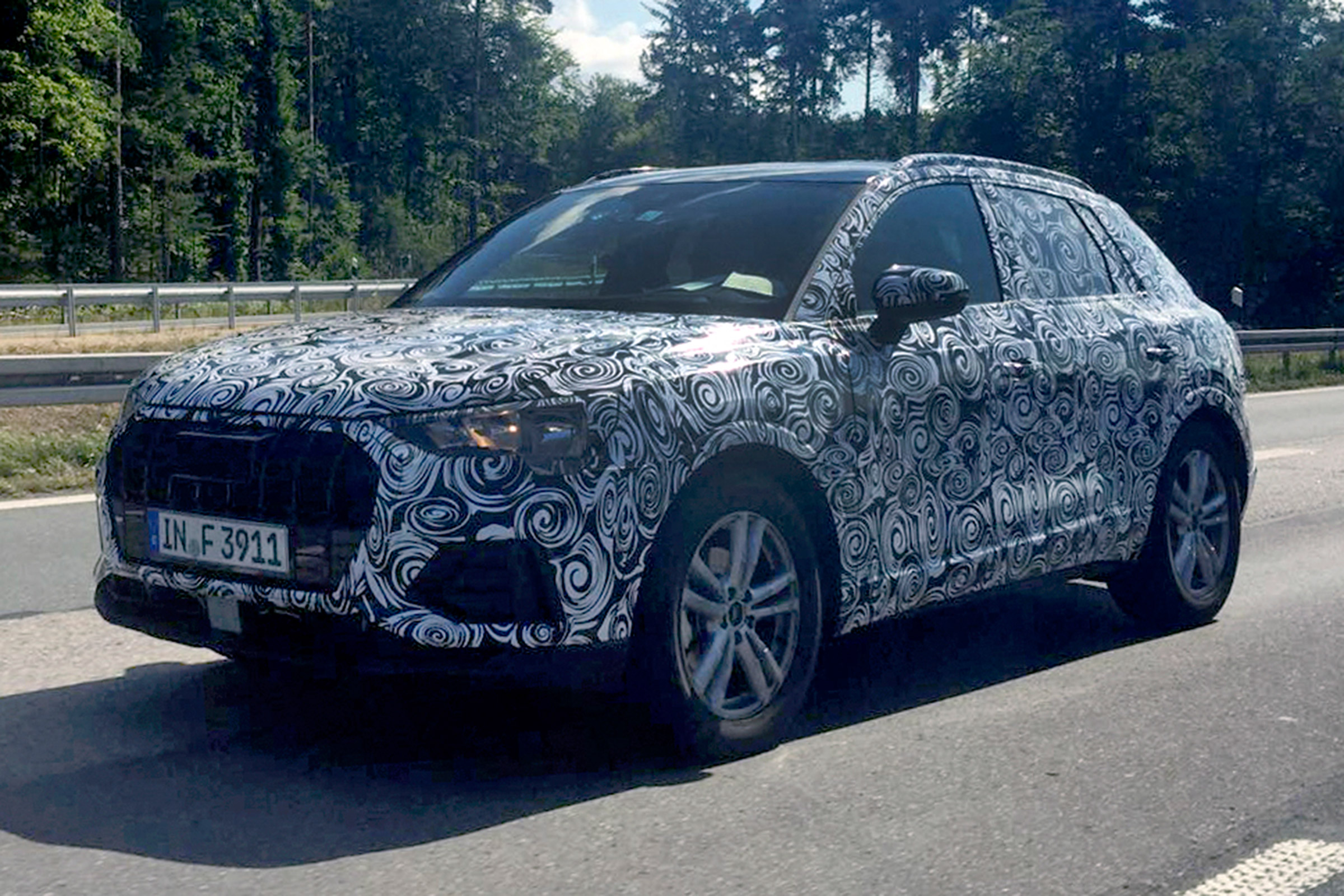 2018 Audi Q3 spy shot front quarter
