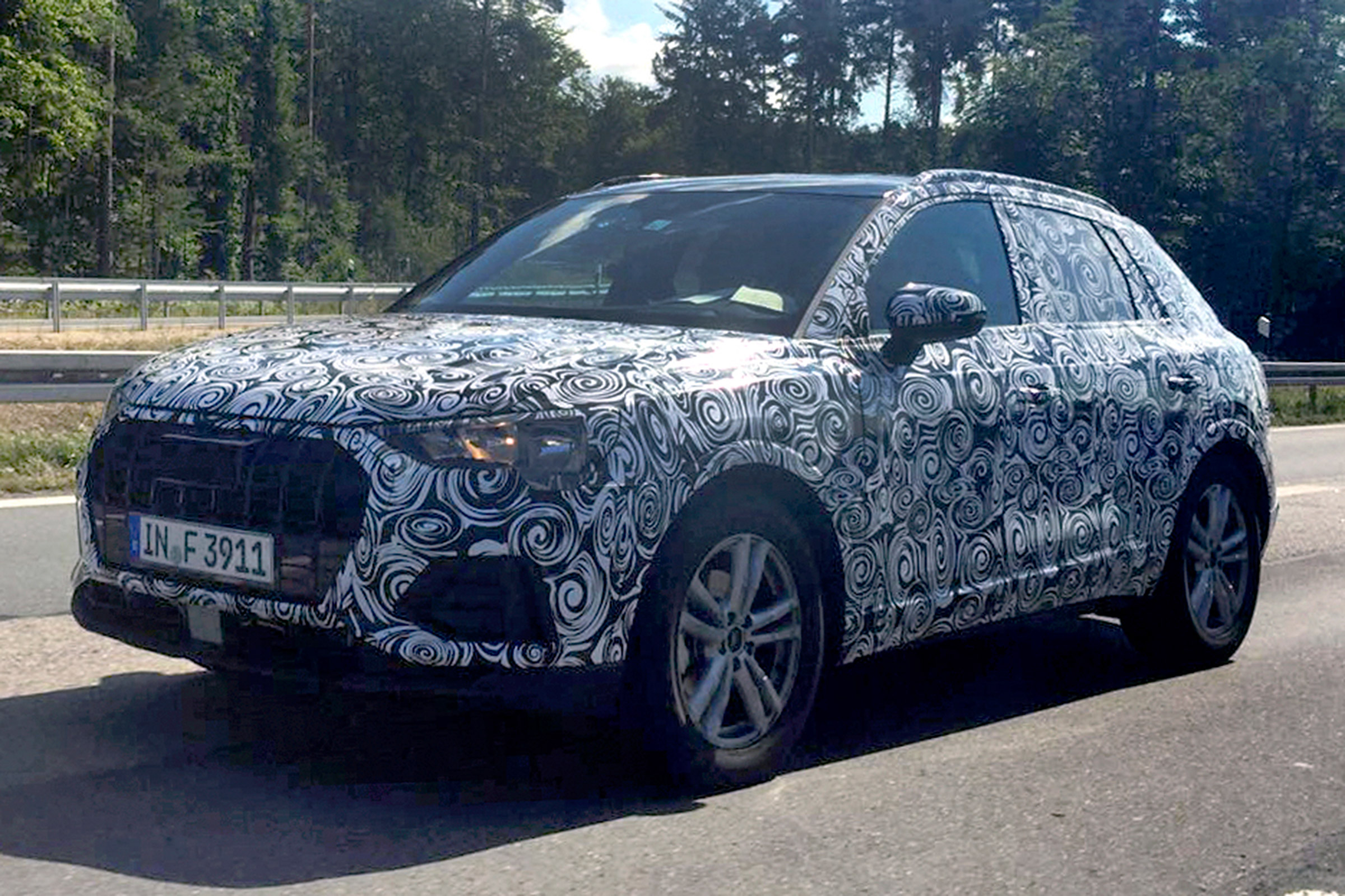 2018 Audi Q3 spy shot front quarter