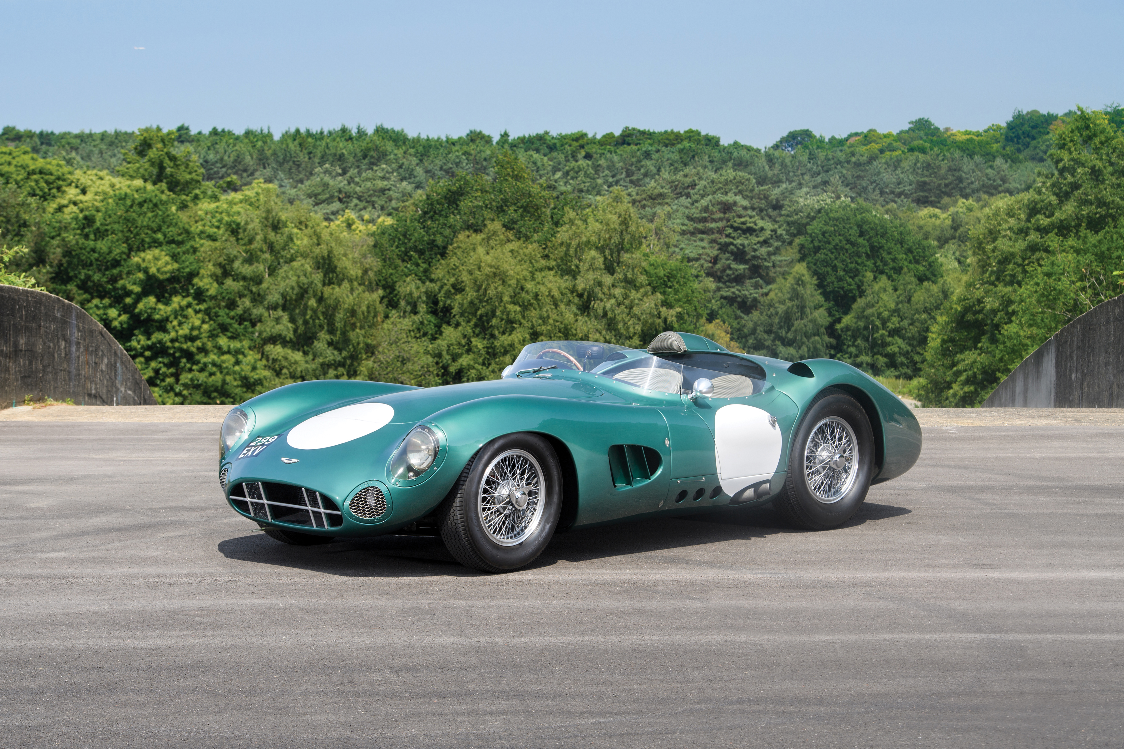 Aston Martin DBR1 - Front Left