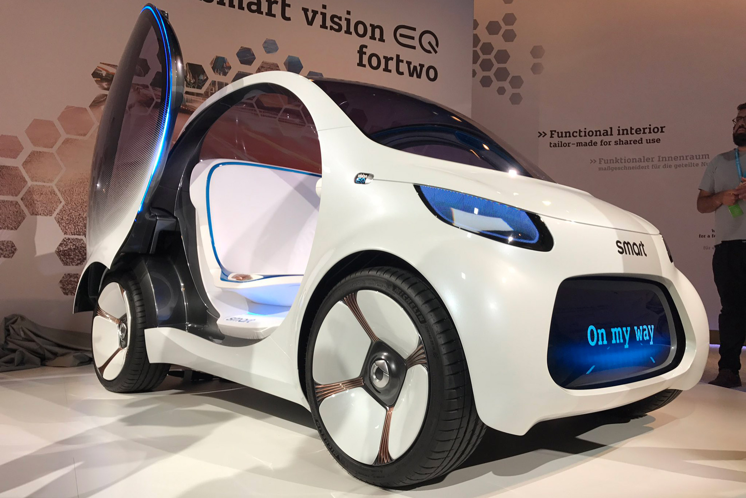 Smart Vision EQ ForFour concept - reveal front