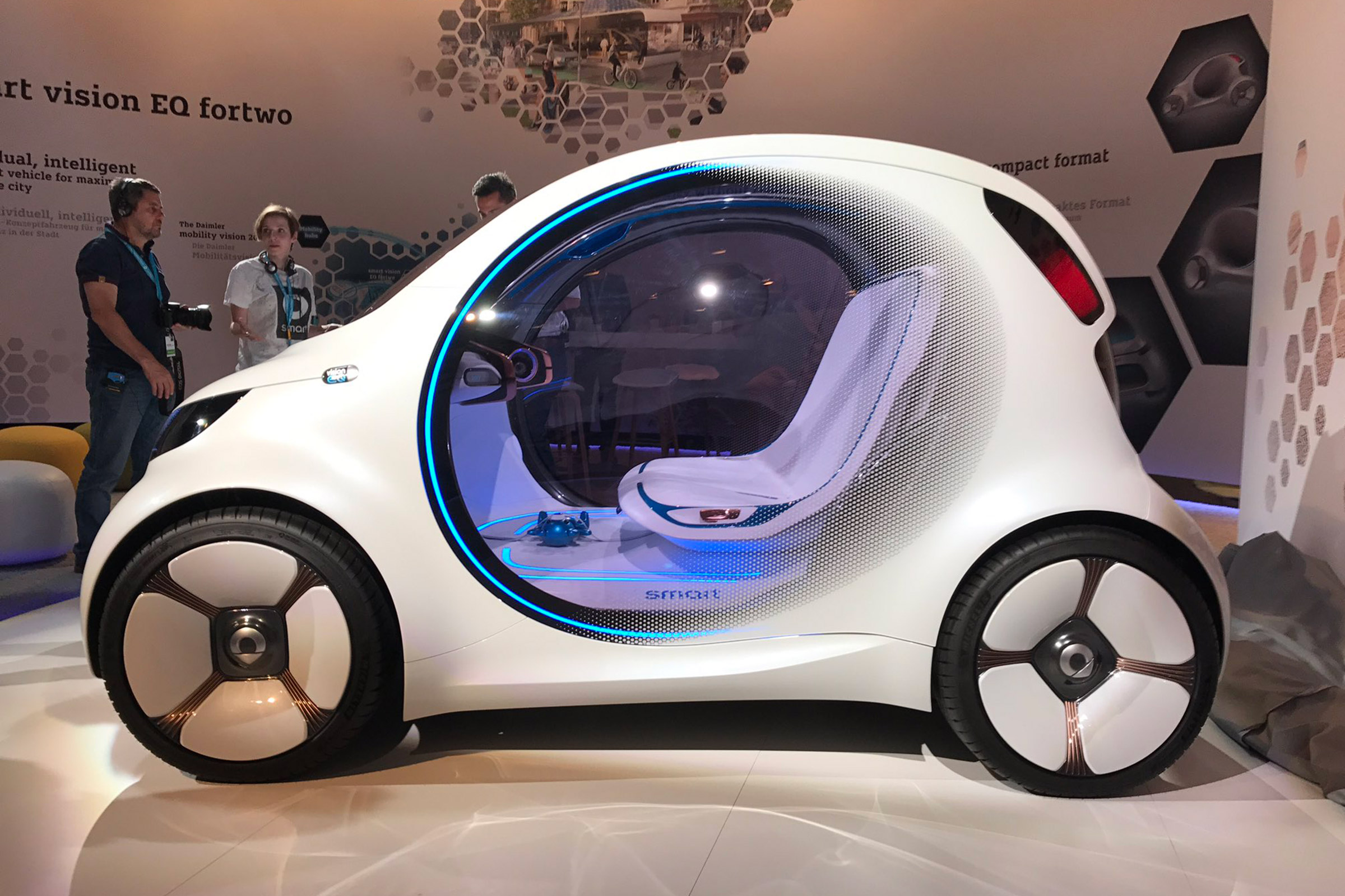 Smart Vision EQ ForFour concept - reveal side