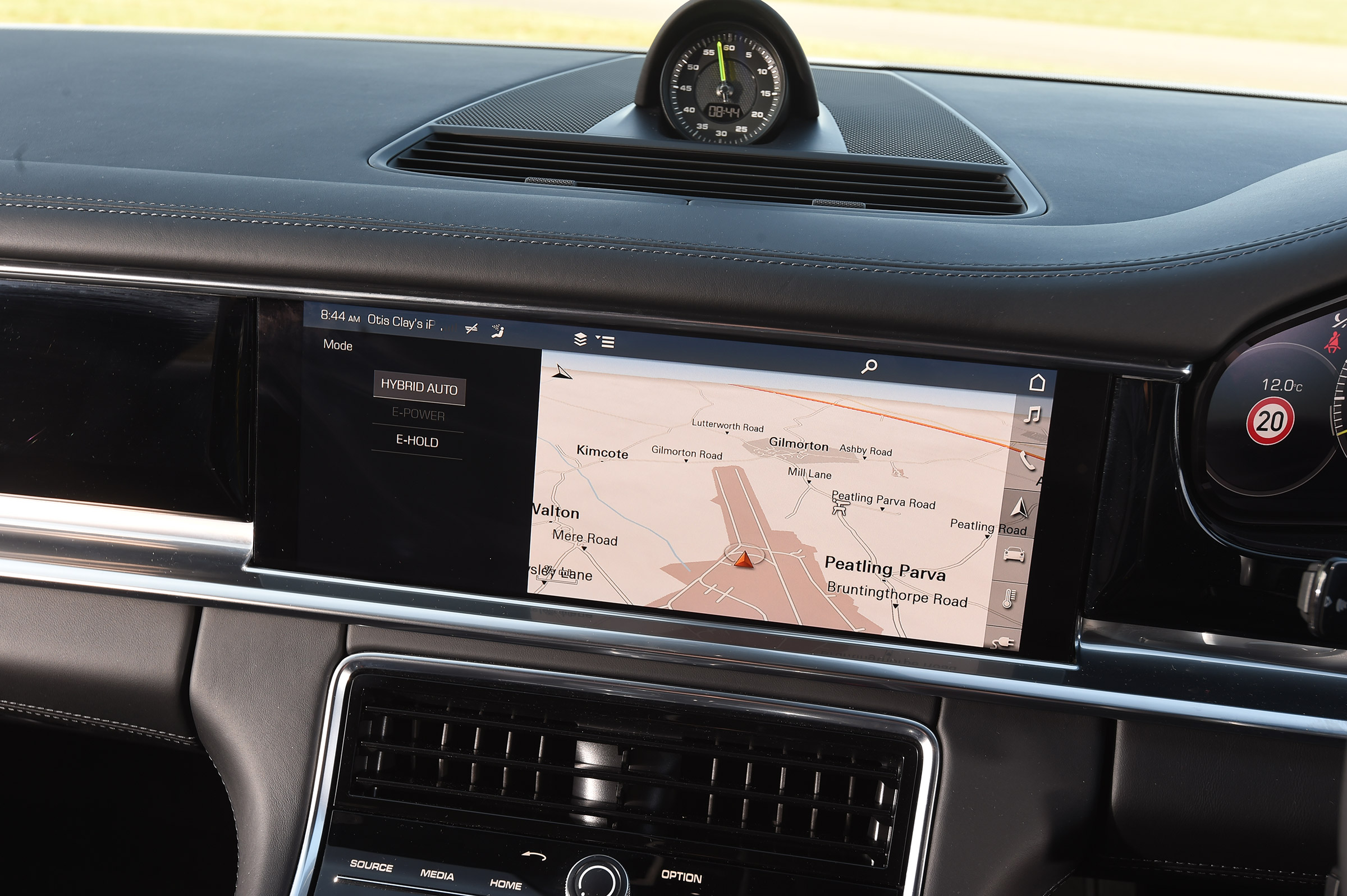Porsche Panamera 4 E-Hybrid - sat-nav