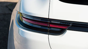 Porsche Panamera 4 E-Hybrid - rear light