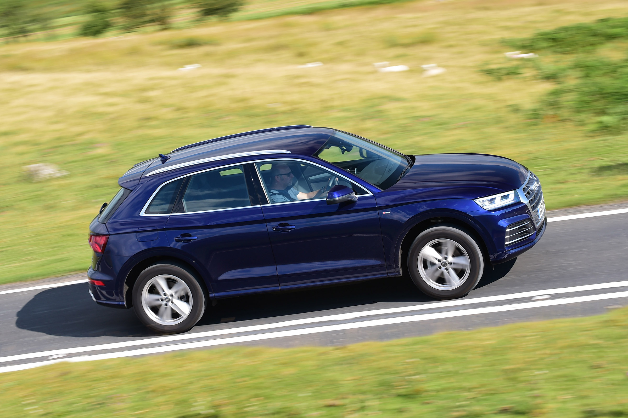 Audi Q5 - side
