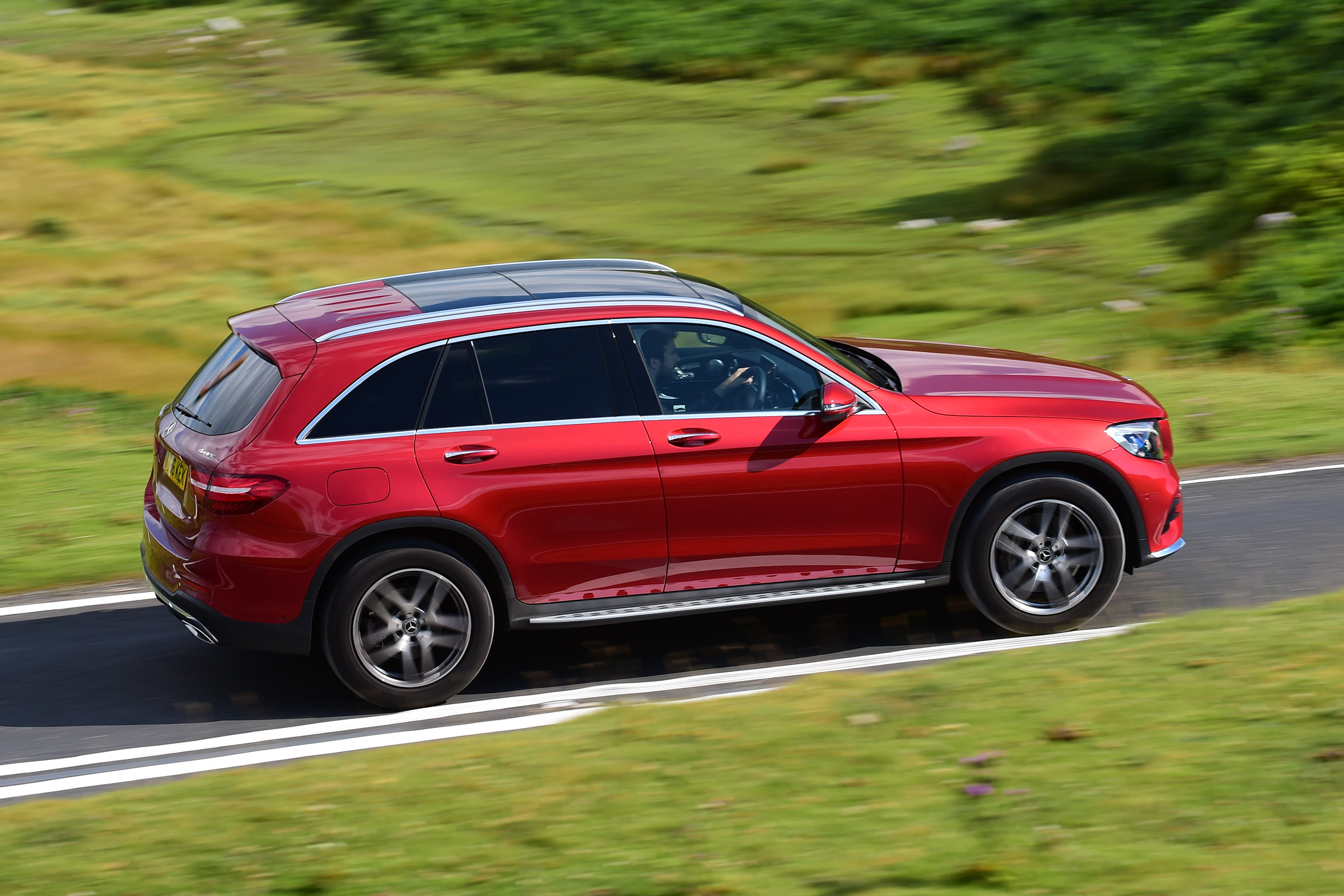 Mercedes GLC - side