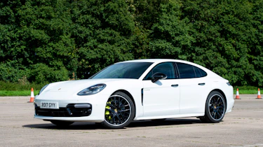 Porsche Panamera 4 E-Hybrid - front static