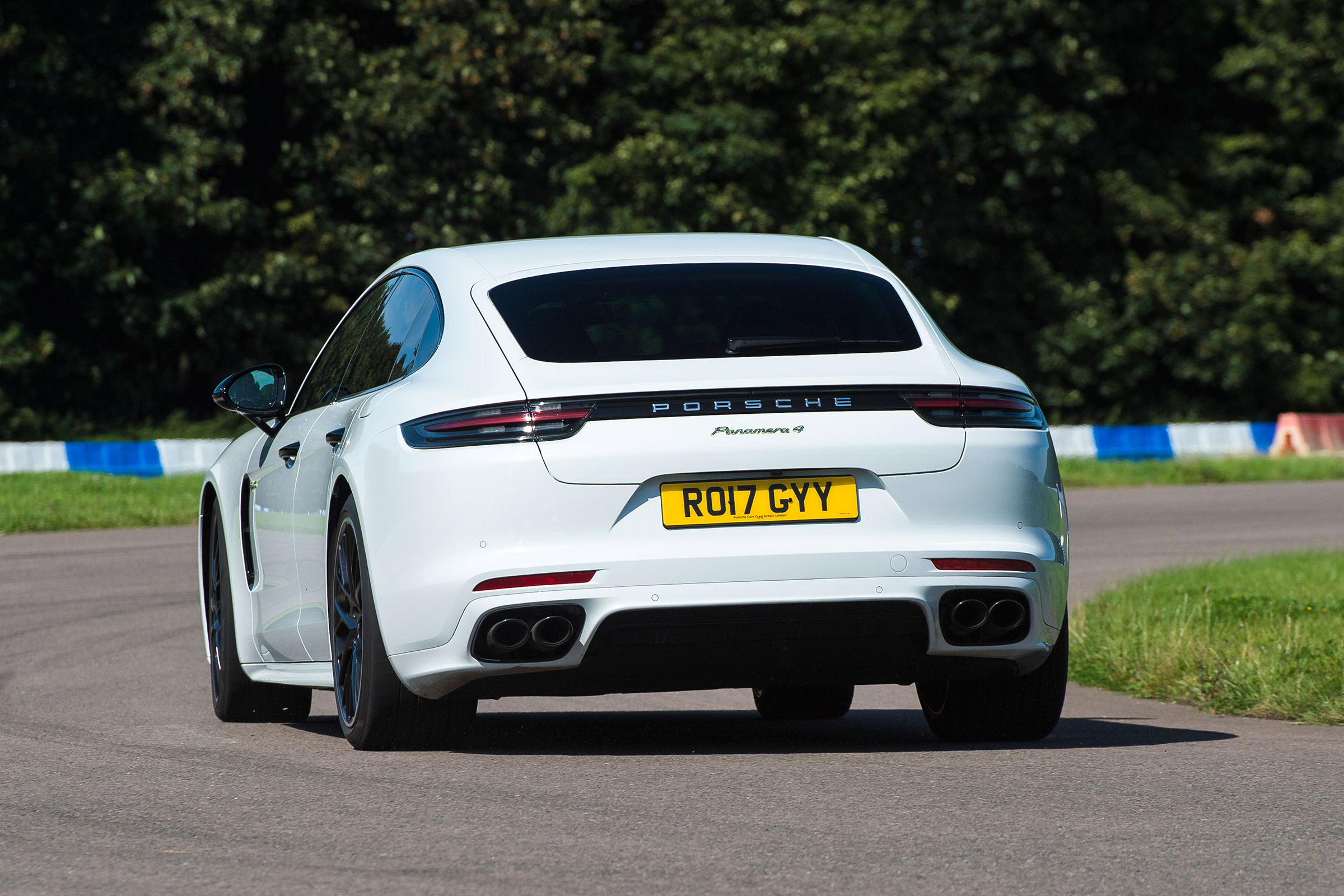 Porsche Panamera 4 E-Hybrid - rear cornering