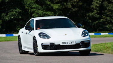 Porsche Panamera 4 E-Hybrid - front cornering
