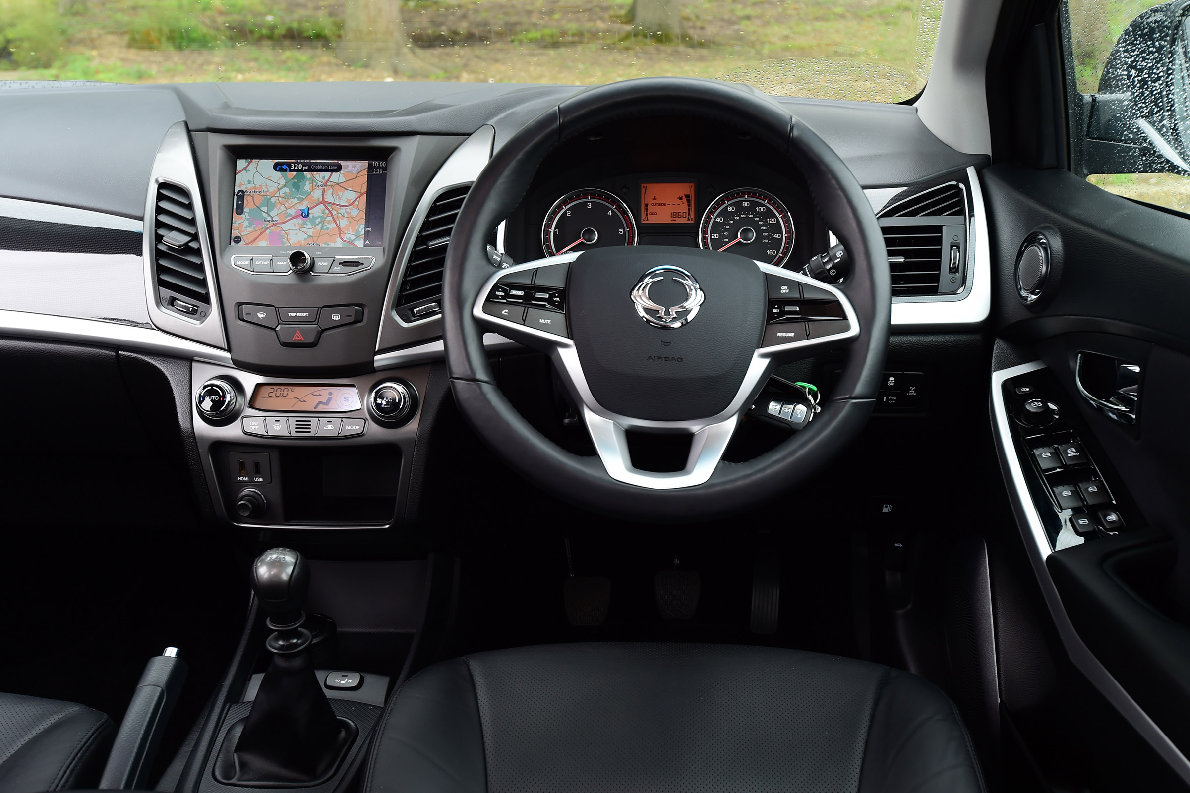 SsangYong Korando - dash
