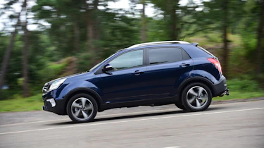 SsangYong Korando - side action