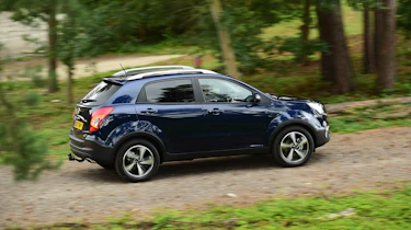 SsangYong Korando - side