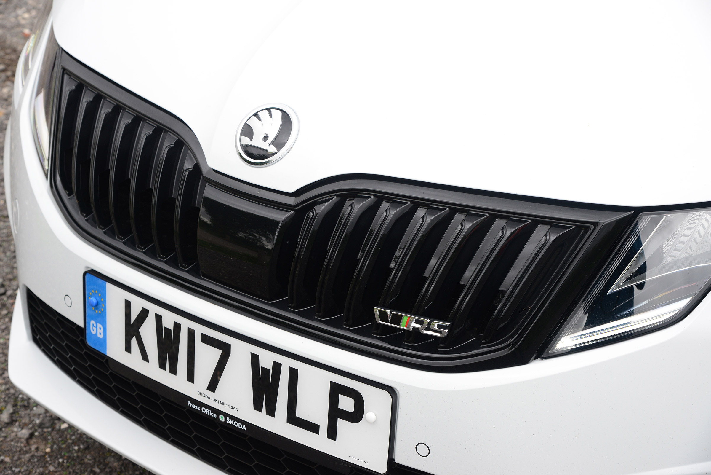 Skoda Octavia vRS 245 - grille