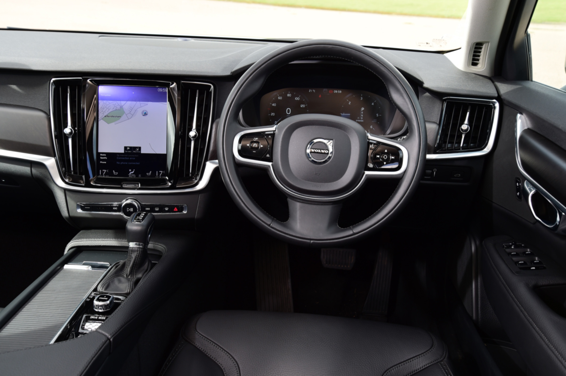 Volvo V90 Cross Country - cockpit