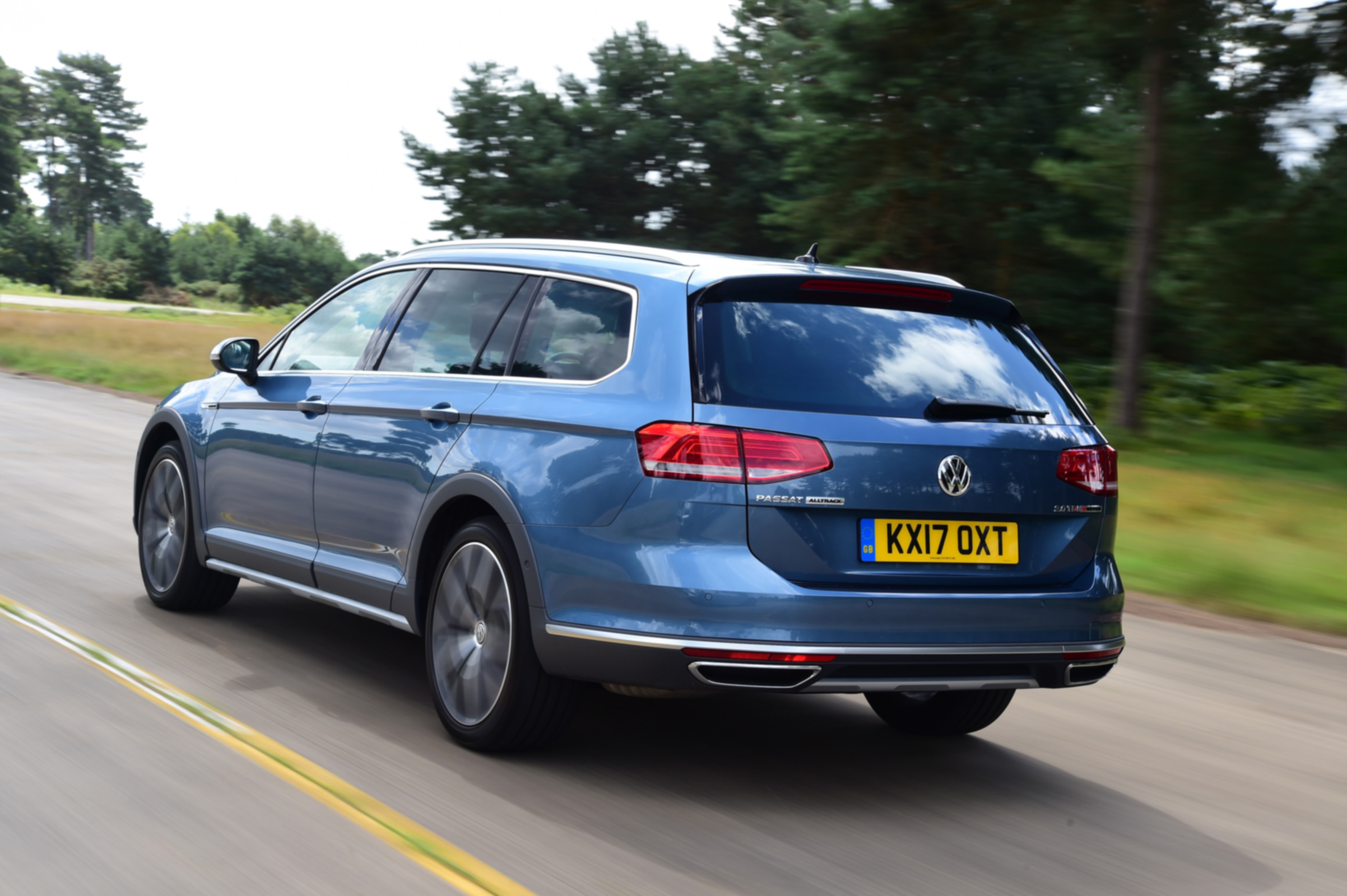 Volkswagen Passat Alltrack - rear 