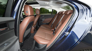 Jaguar XE 200PS - rear seats