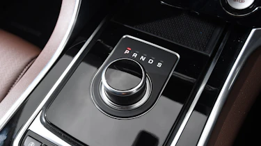 Jaguar XE 200PS - transmission