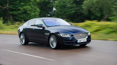 Jaguar XE 200PS - front action