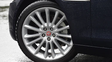 Jaguar XE 200PS - wheel