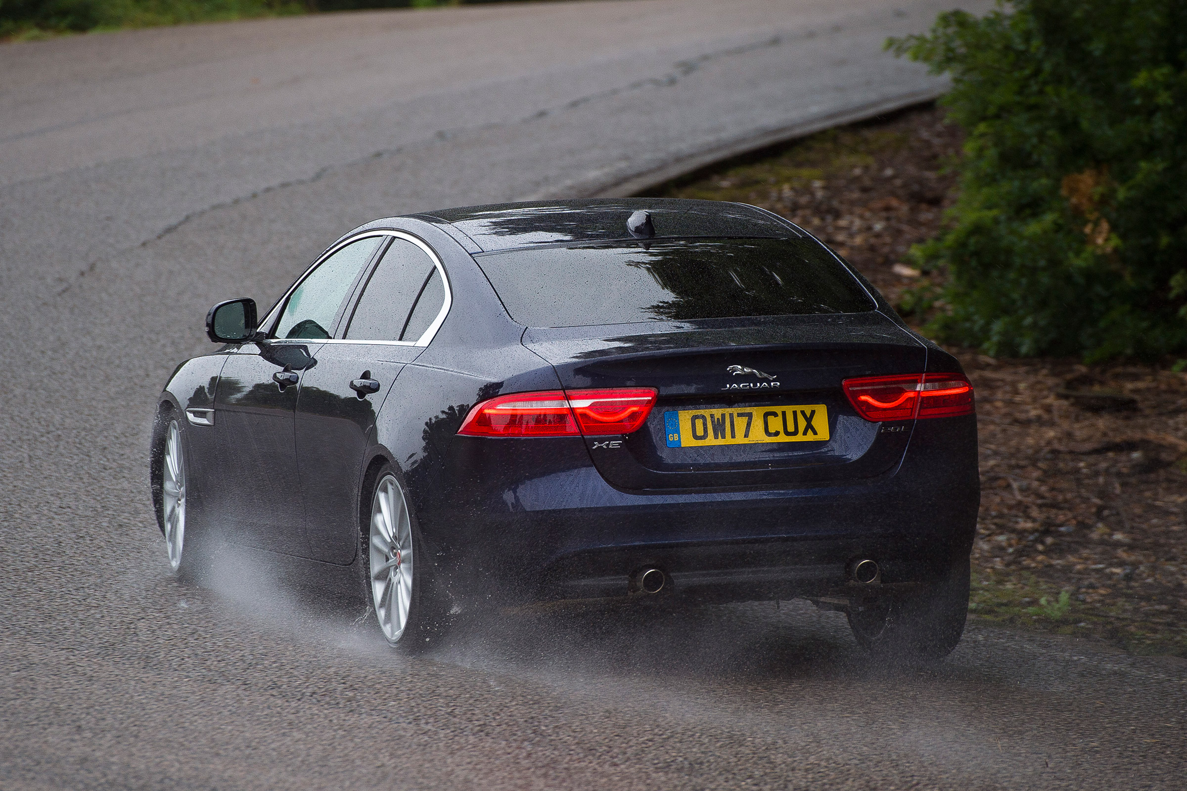 Jaguar XE 200PS - rear
