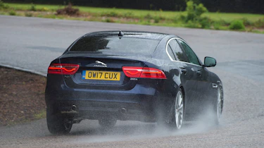 Jaguar XE 200PS - rear cornering