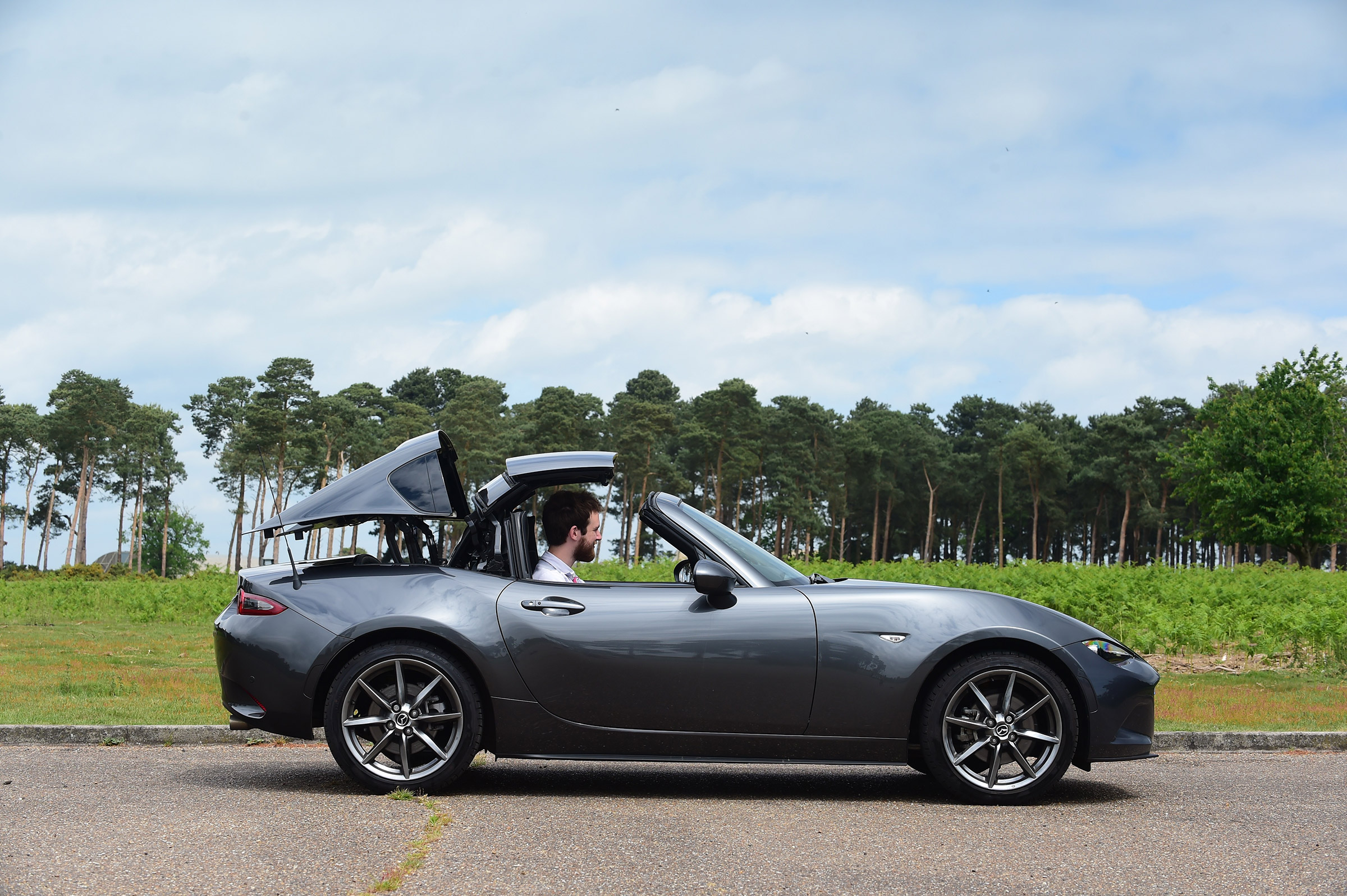 Mazda MX-5 RF long-term test - roof closing