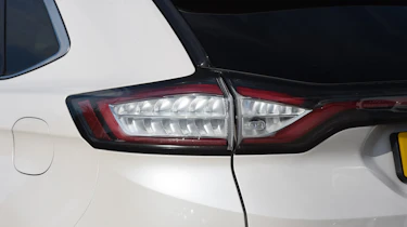 Ford Edge Vignale - rear light