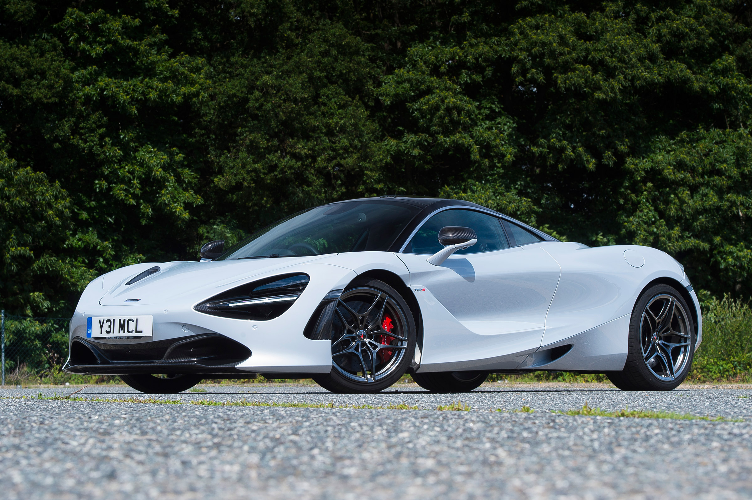McLaren 720S - front static