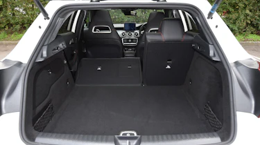 Mercedes GLA facelift - boot