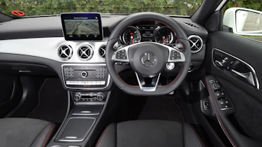 Mercedes GLA facelift - dash