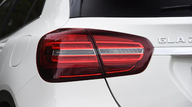 Mercedes GLA facelift - rear light