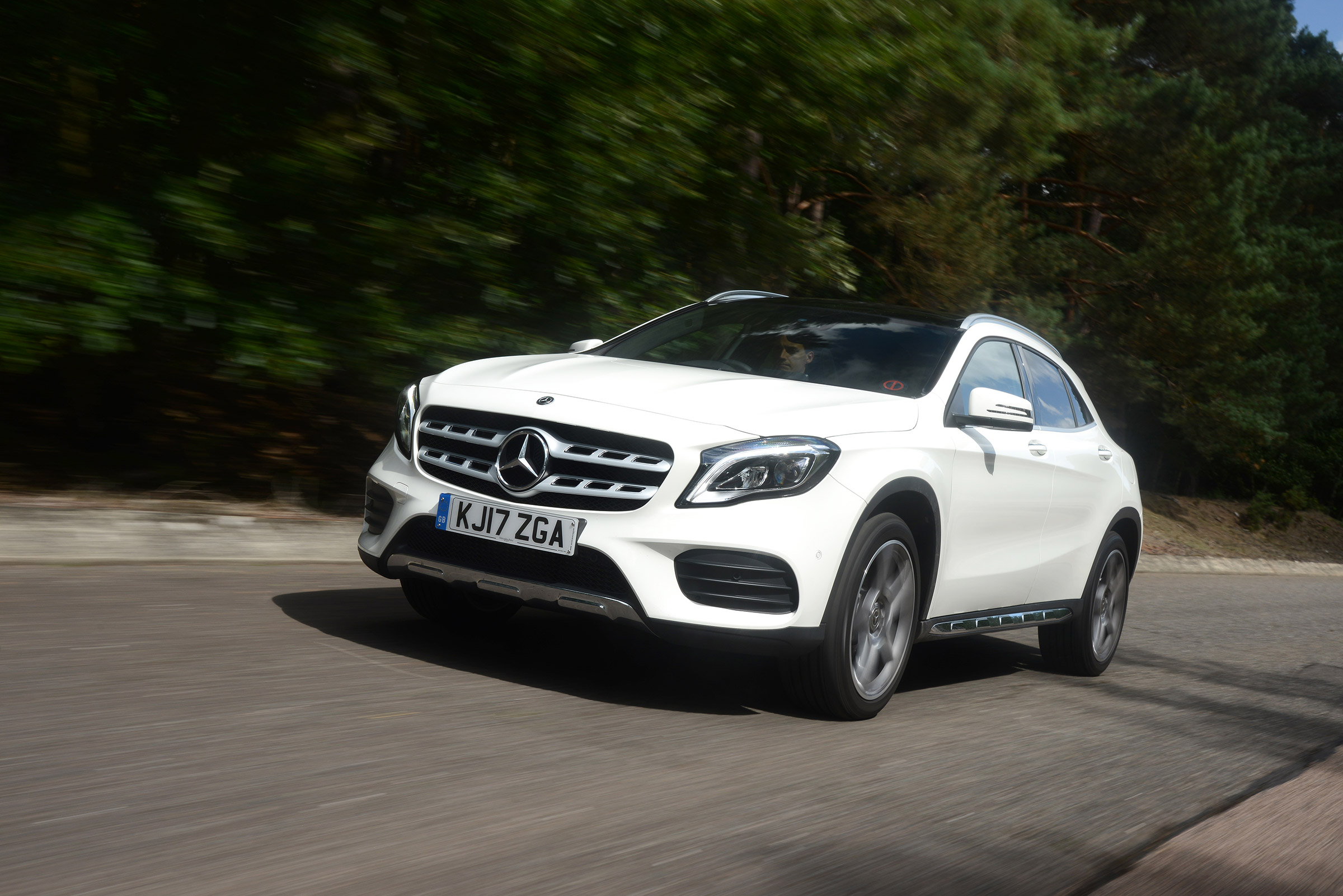 Mercedes GLA facelift - front action