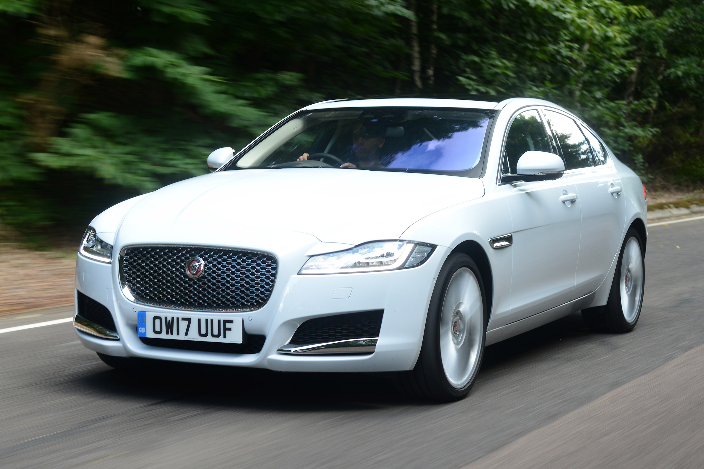 Jaguar XF 25d - front