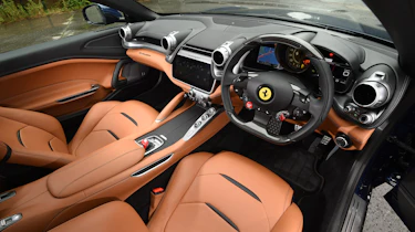 Ferrari GTC4 Lusso - interior