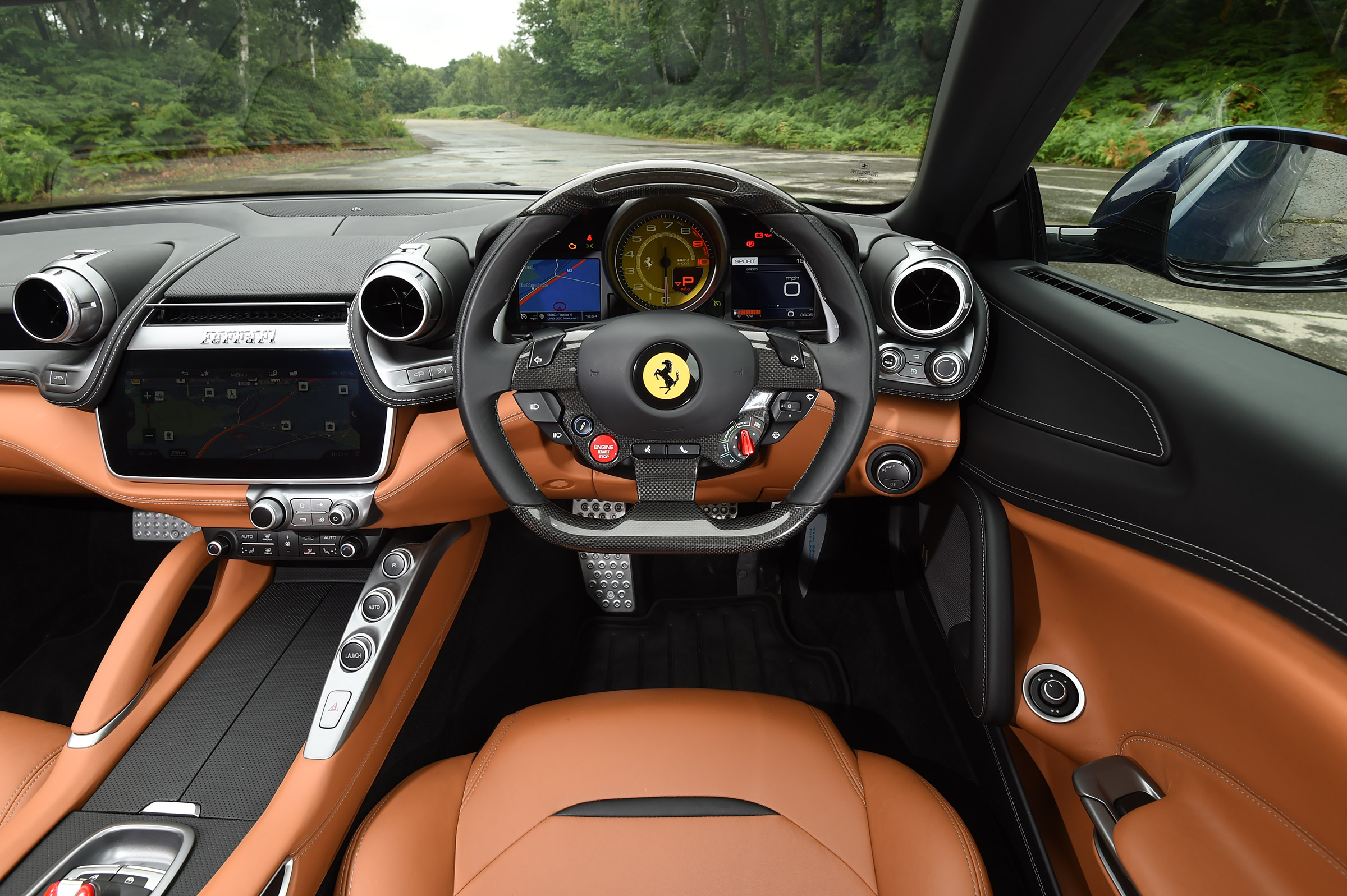 Ferrari GTC4 Lusso - dash