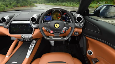 Ferrari GTC4 Lusso - dash