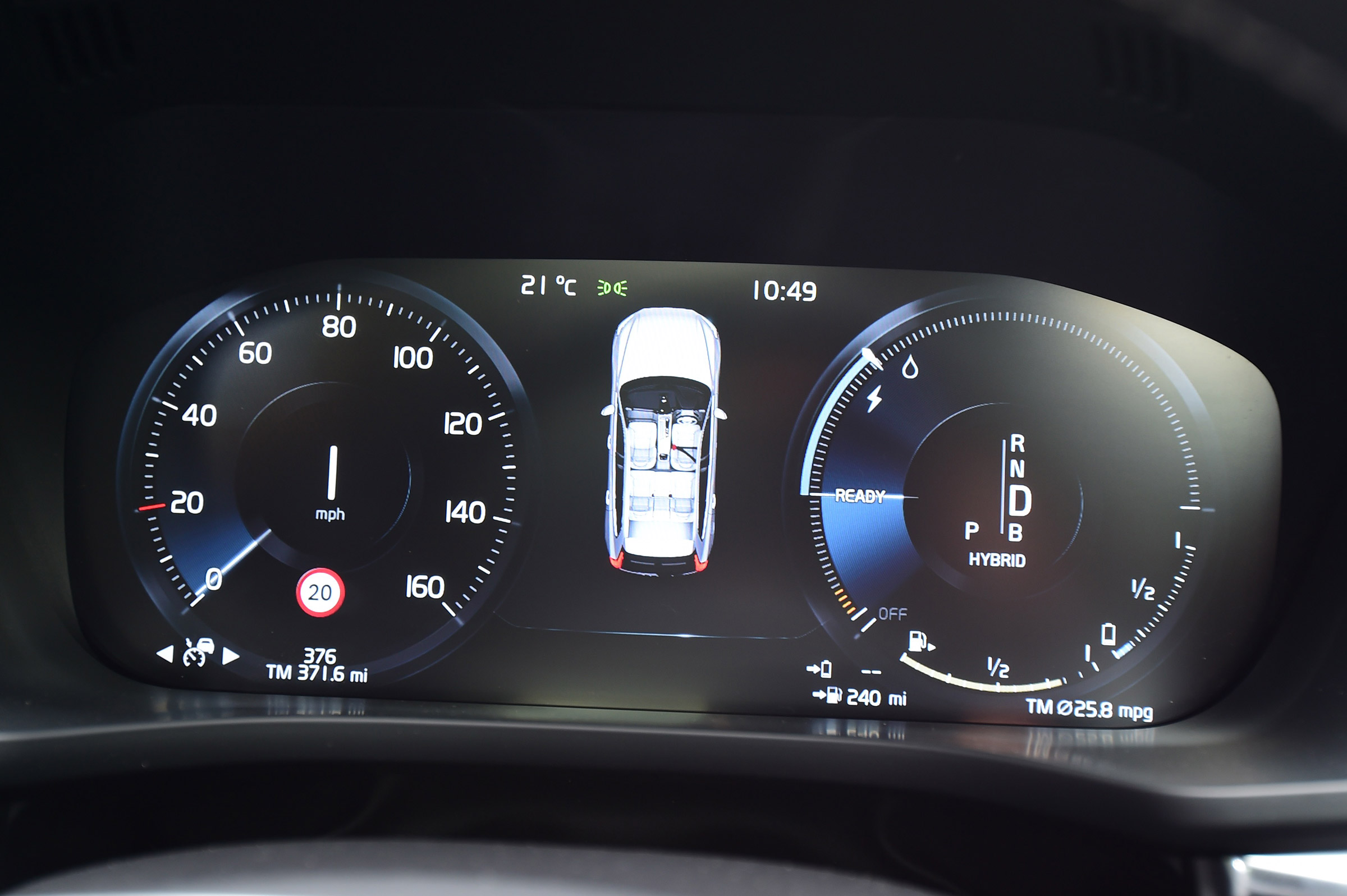 Volvo XC60 T8 - dials