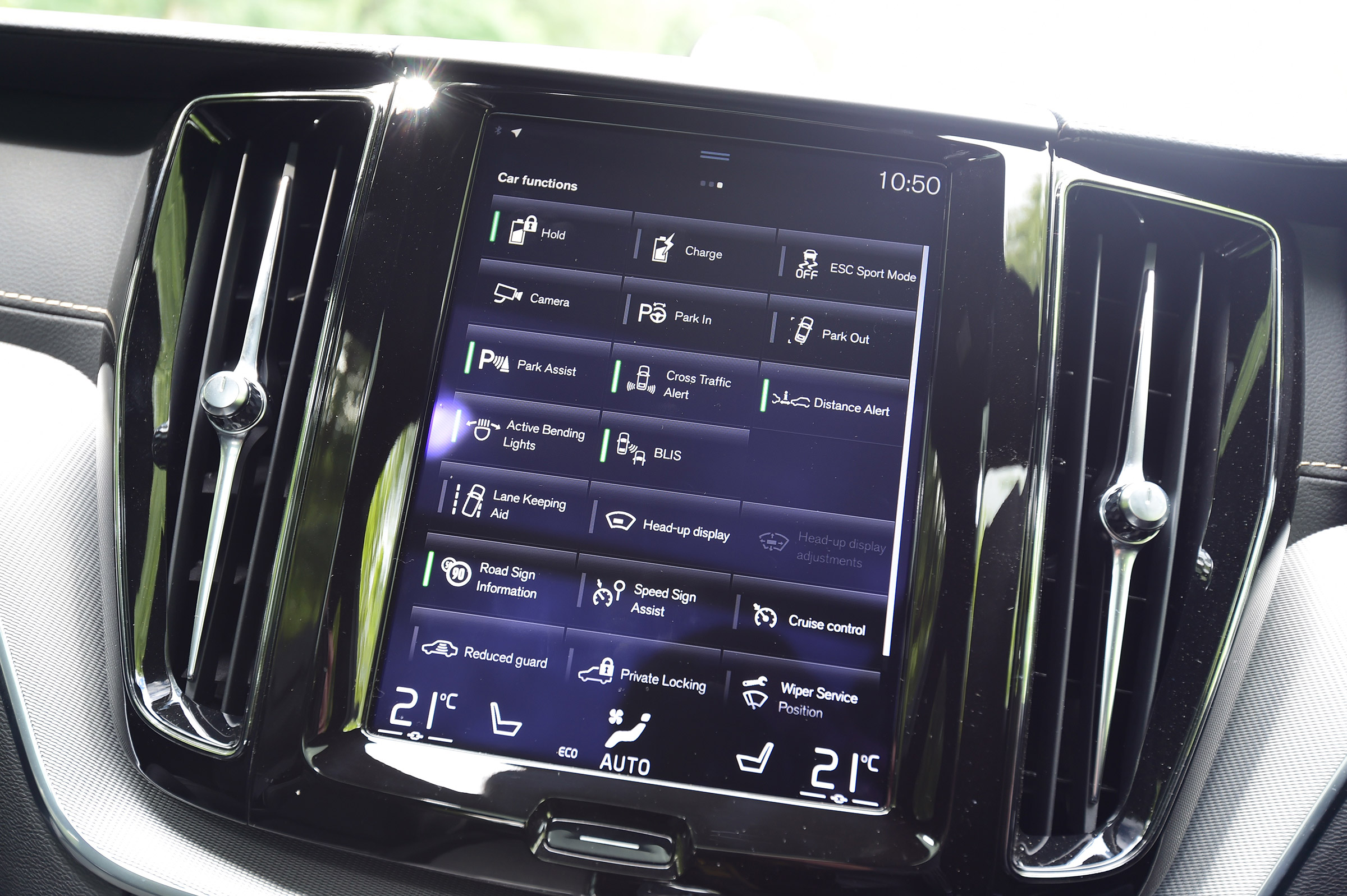 Volvo XC60 T8 - infotainment
