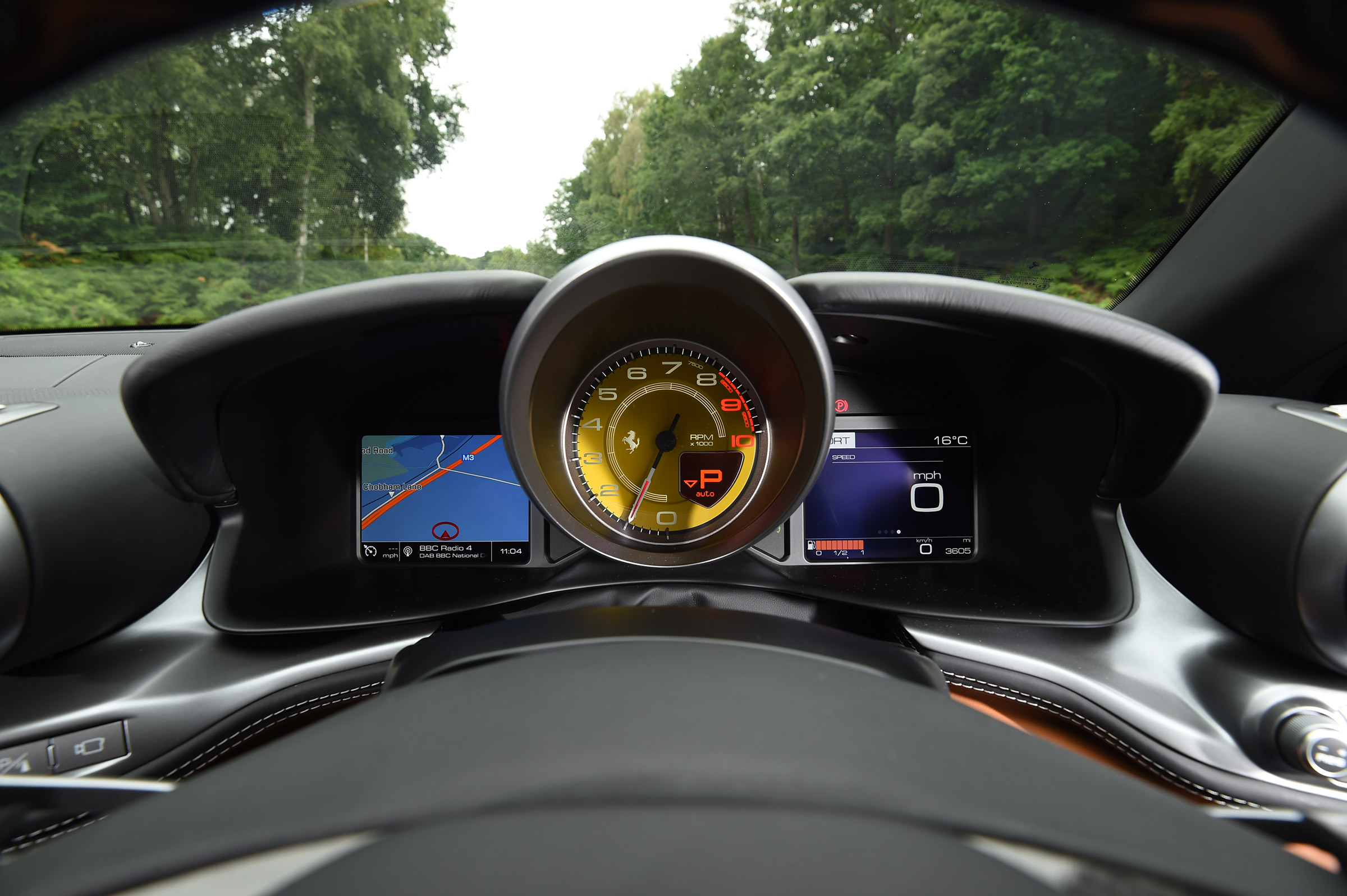 Ferrari GTC4 Lusso - dials
