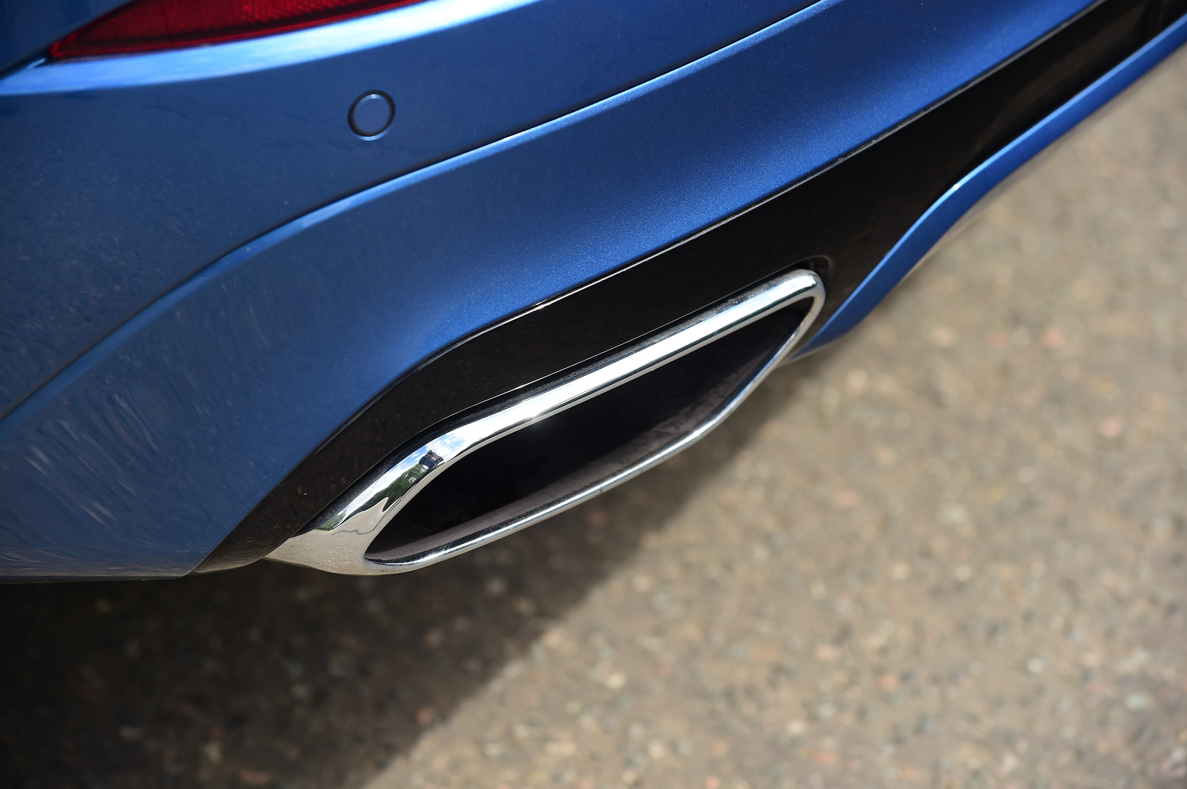 Volvo XC60 T8 - exhaust