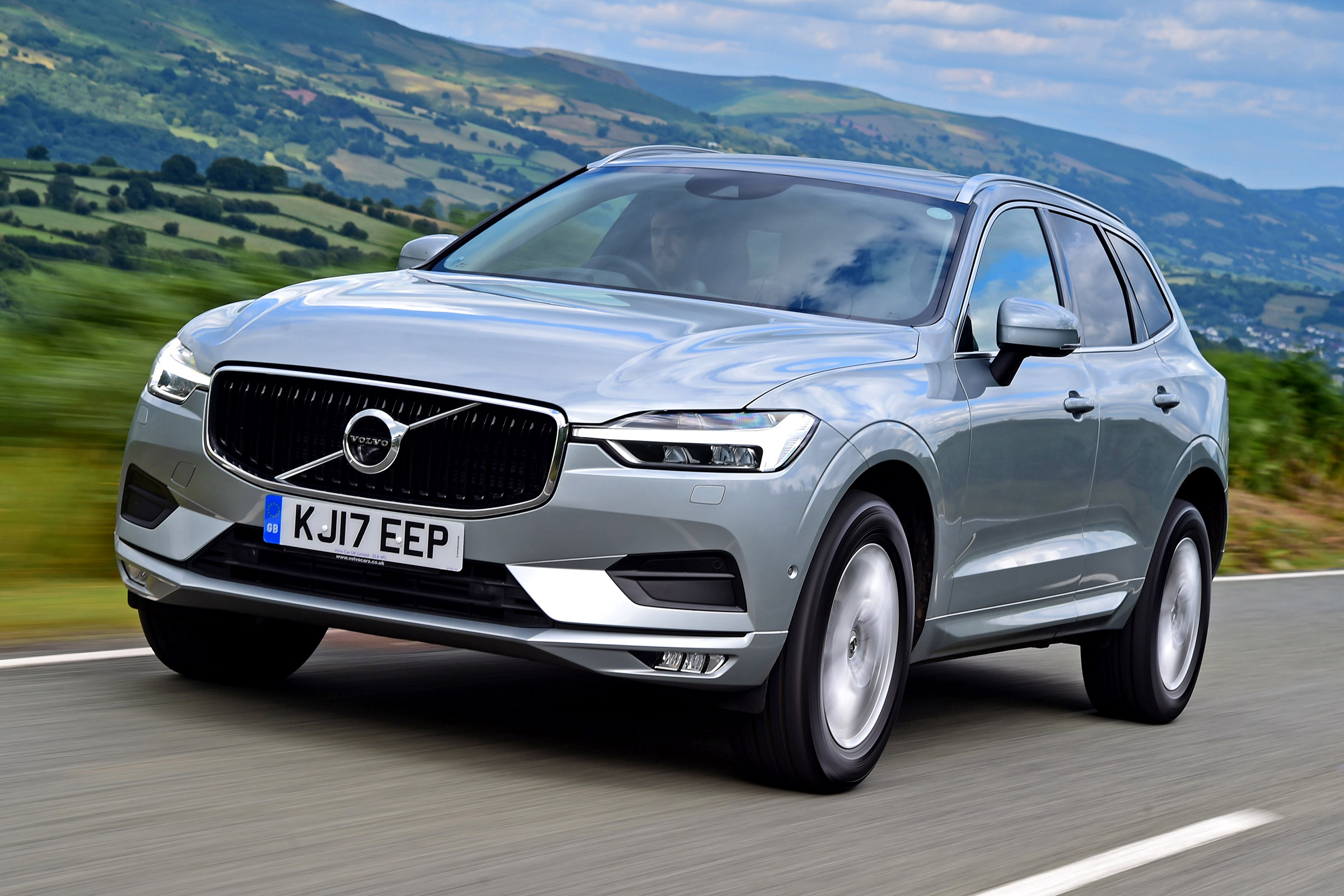 Volvo XC60 - front
