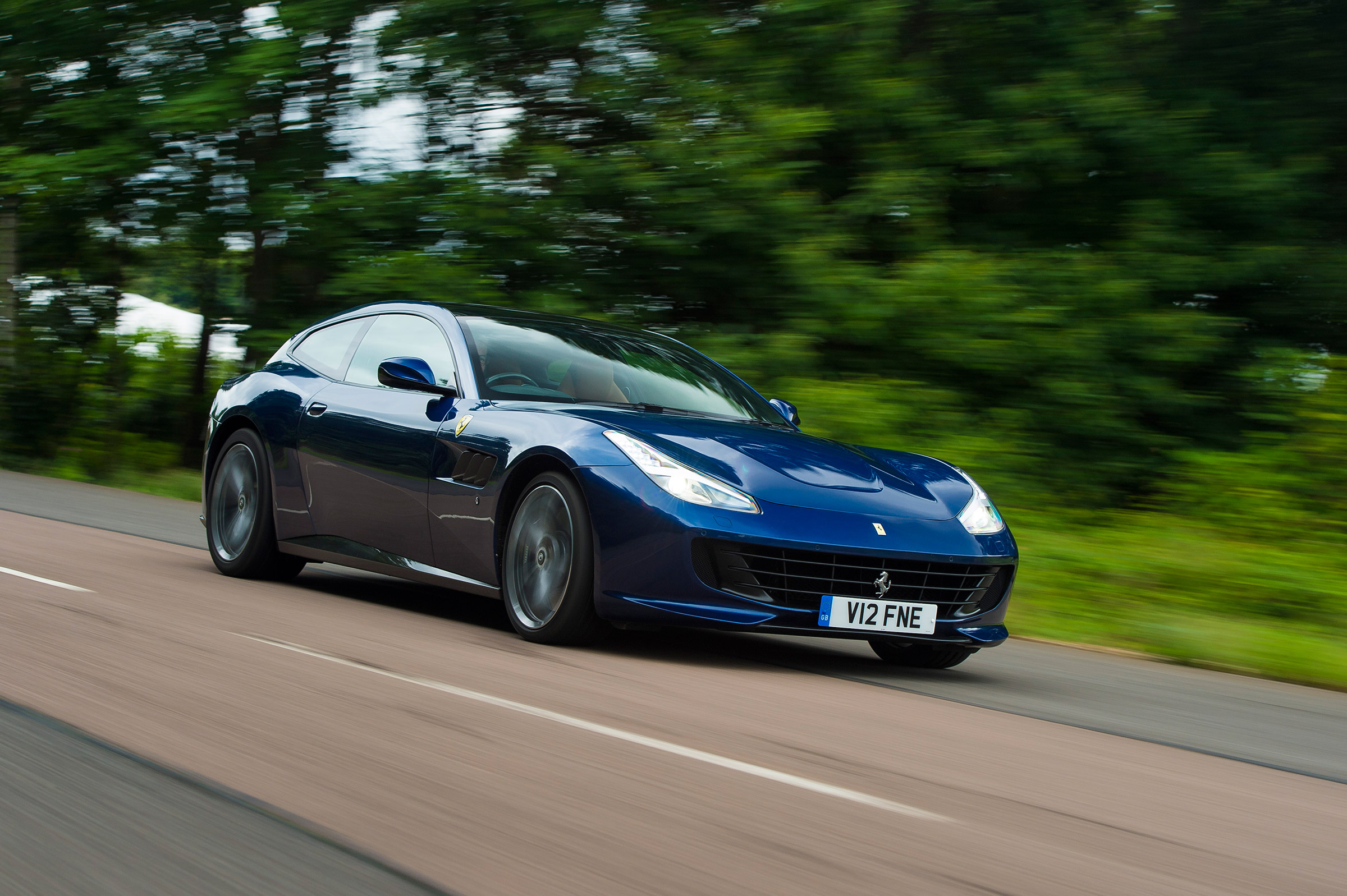 Ferrari GTC4 Lusso - front action