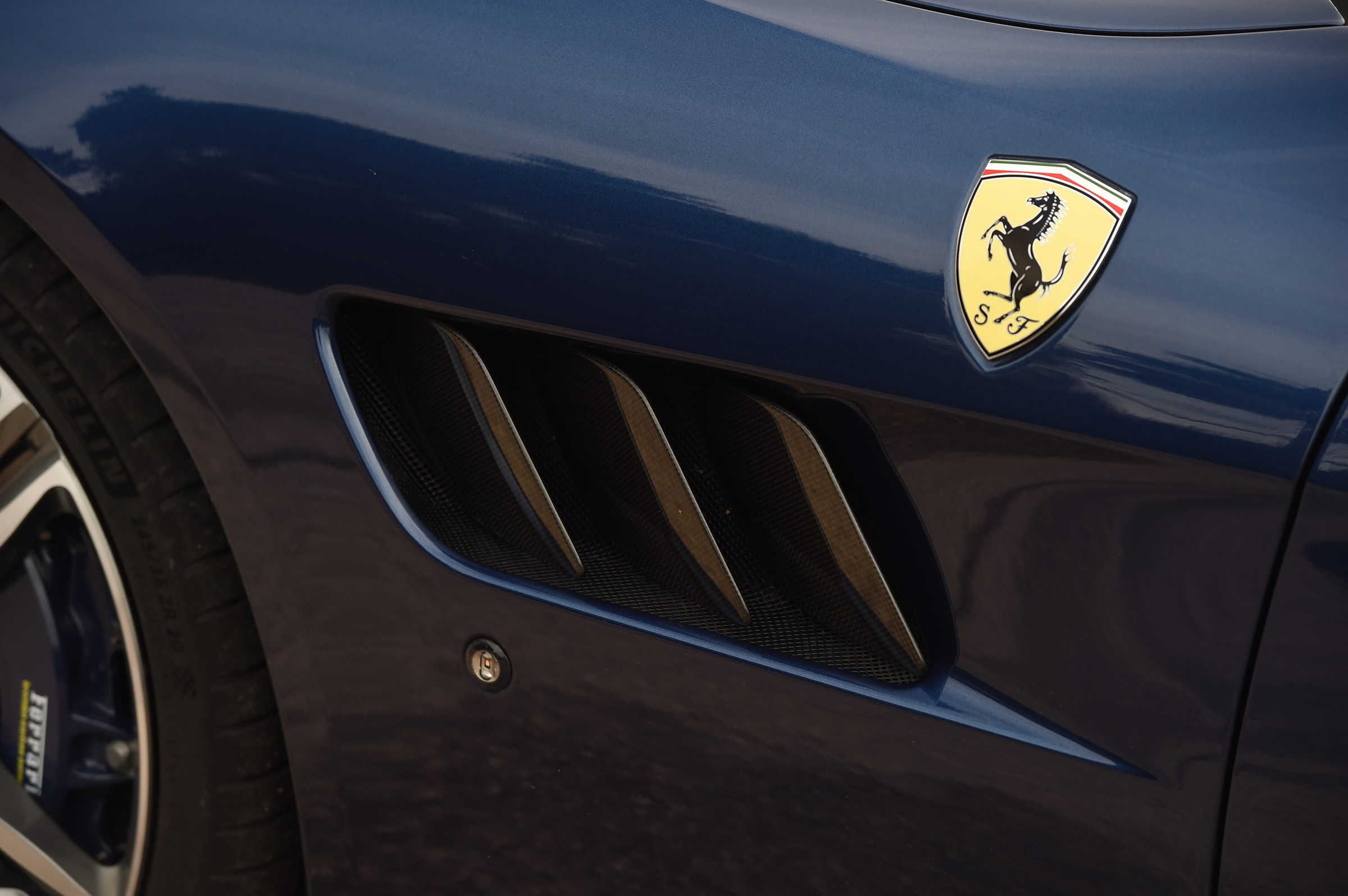 Ferrari GTC4 Lusso - air intake