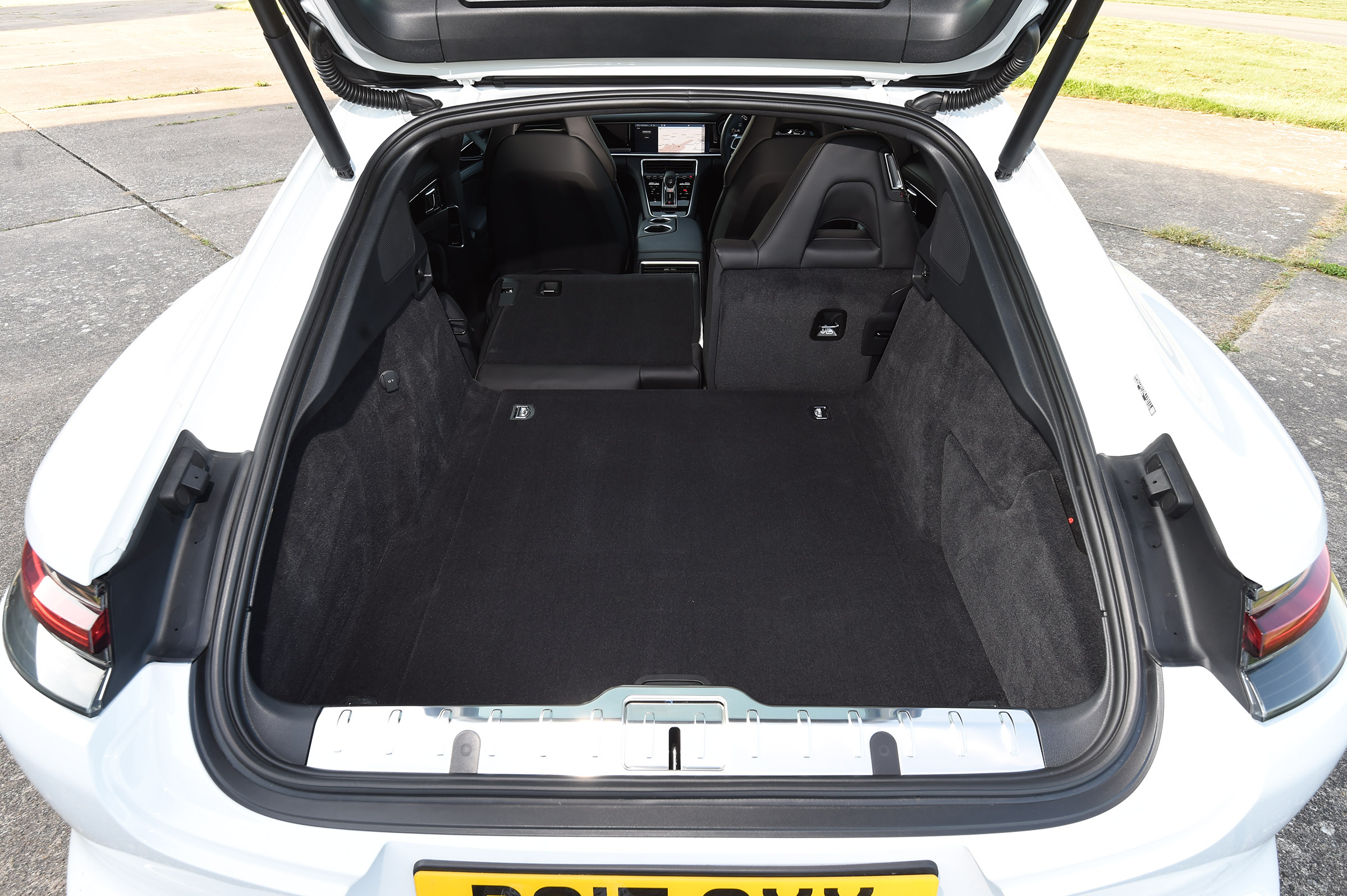 Porsche Panamera 4 E-Hybrid - boot