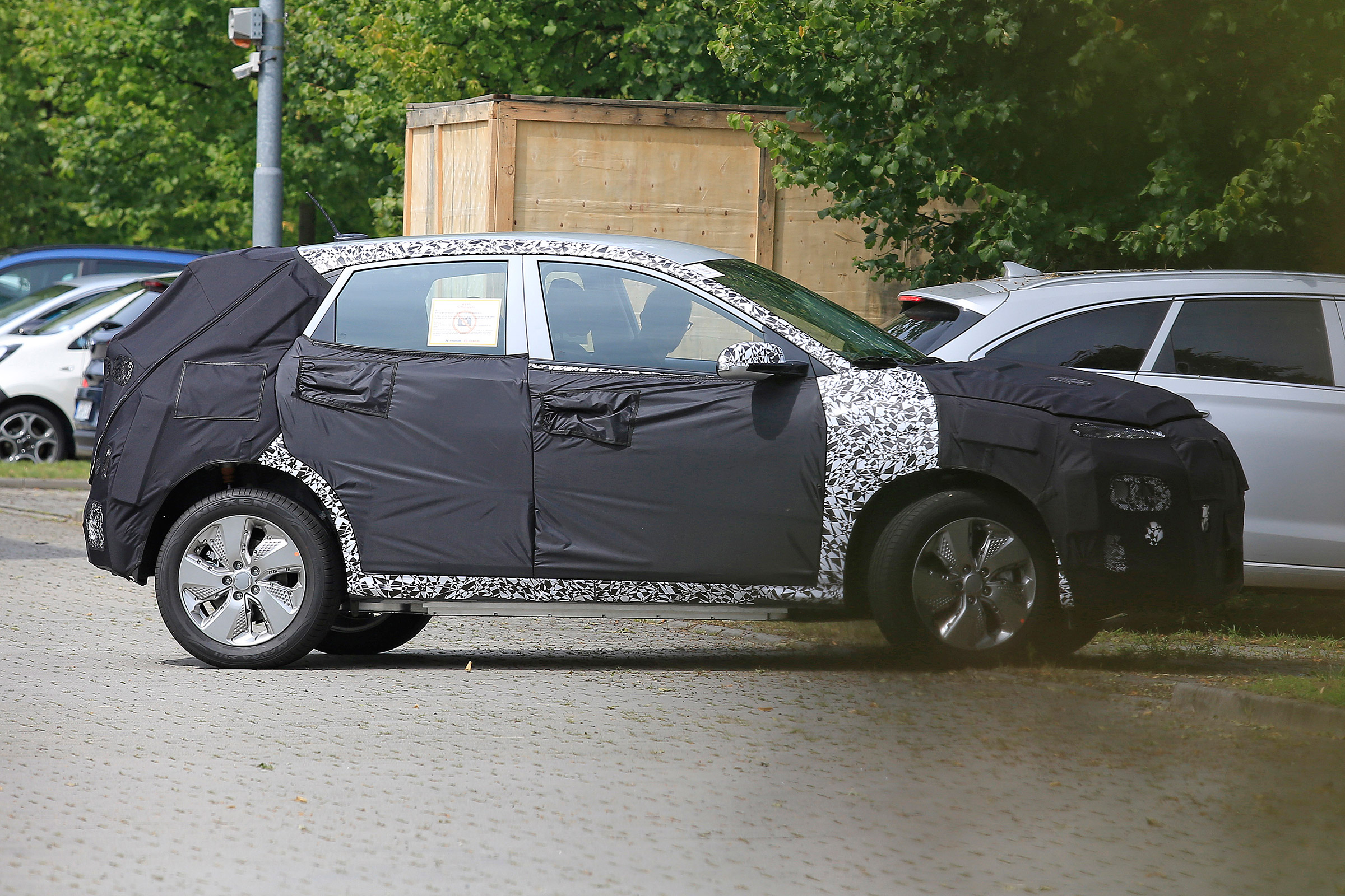 Hyundai Kona EV side