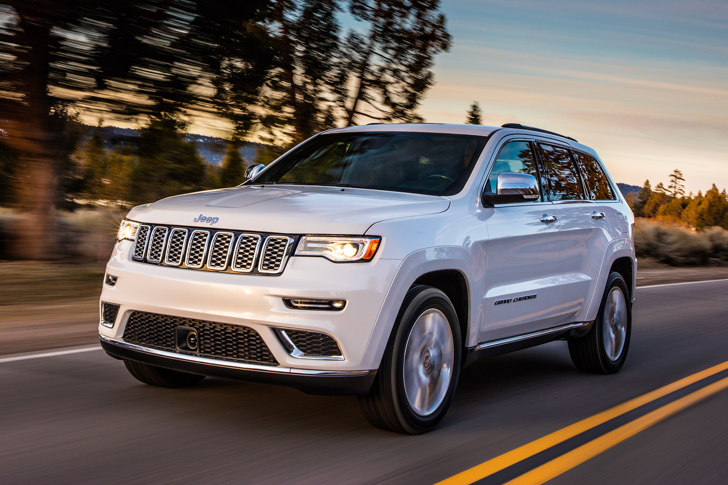 Jeep Grand Cherokee Summit - front
