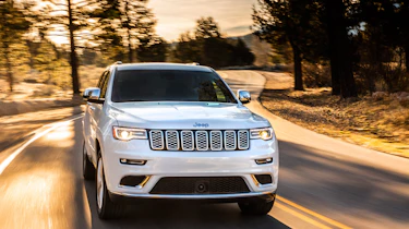 Jeep Grand Cherokee Summit - front action